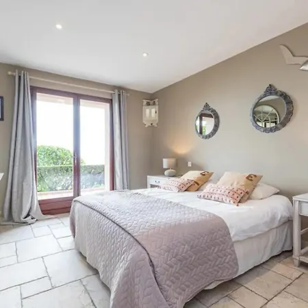 De Luxe A Villa